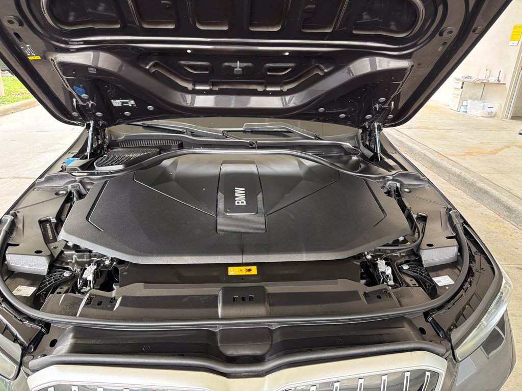 Used 2024 BMW i5 eDrive40i w/ Premium Package RWD image 11