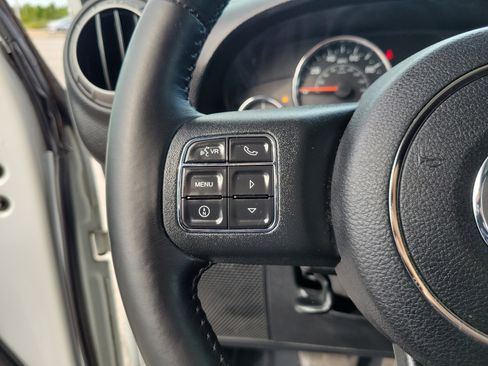 Used 2016 Jeep Wrangler Unlimited Sport w/ Connectivity Group AWD/4WD image 18