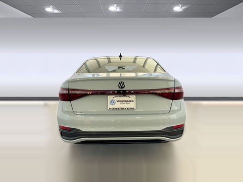 New 2026 Volkswagen Jetta SE image 10