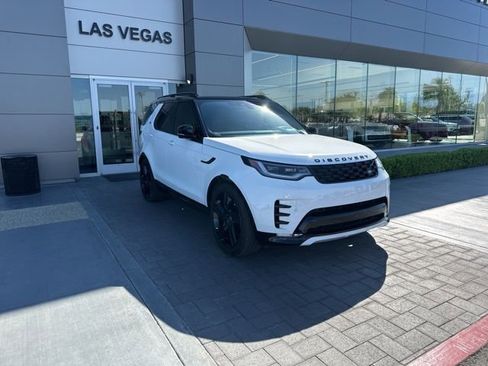 Used 2025 Land Rover Discovery Dynamic SE image 3
