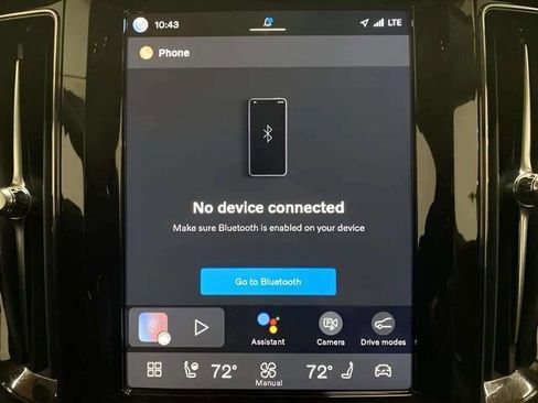 Used 2025 Volvo XC60 B5 Core image 40