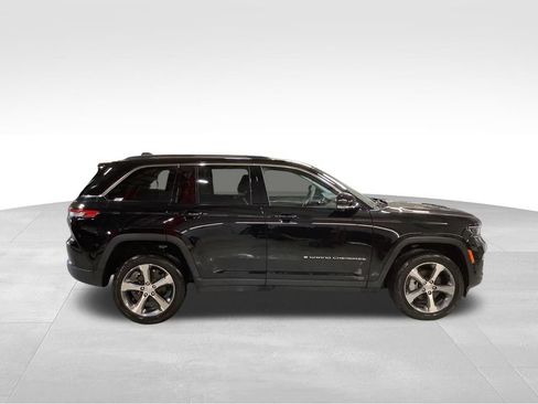 Certified 2023 Jeep Grand Cherokee Limited w/ Luxury Tech Group II AWD/4WD image 9