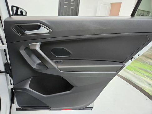 Used 2021 Volkswagen Tiguan SE R-Line FWD image 29