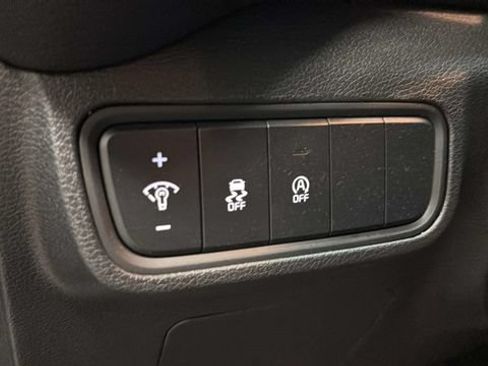 Used 2025 Kia Soul LX w/ LX Technology Package FWD image 27