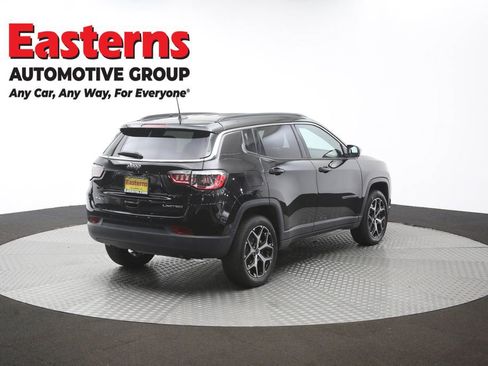 Used 2025 Jeep Compass Limited AWD/4WD image 36
