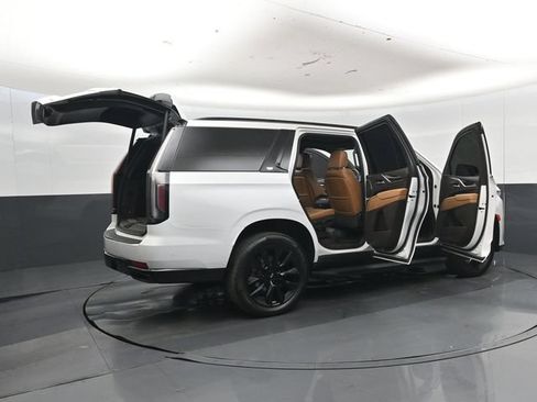 Used 2021 Cadillac Escalade Sport w/ LPO, Illumination Package AWD/4WD image 58