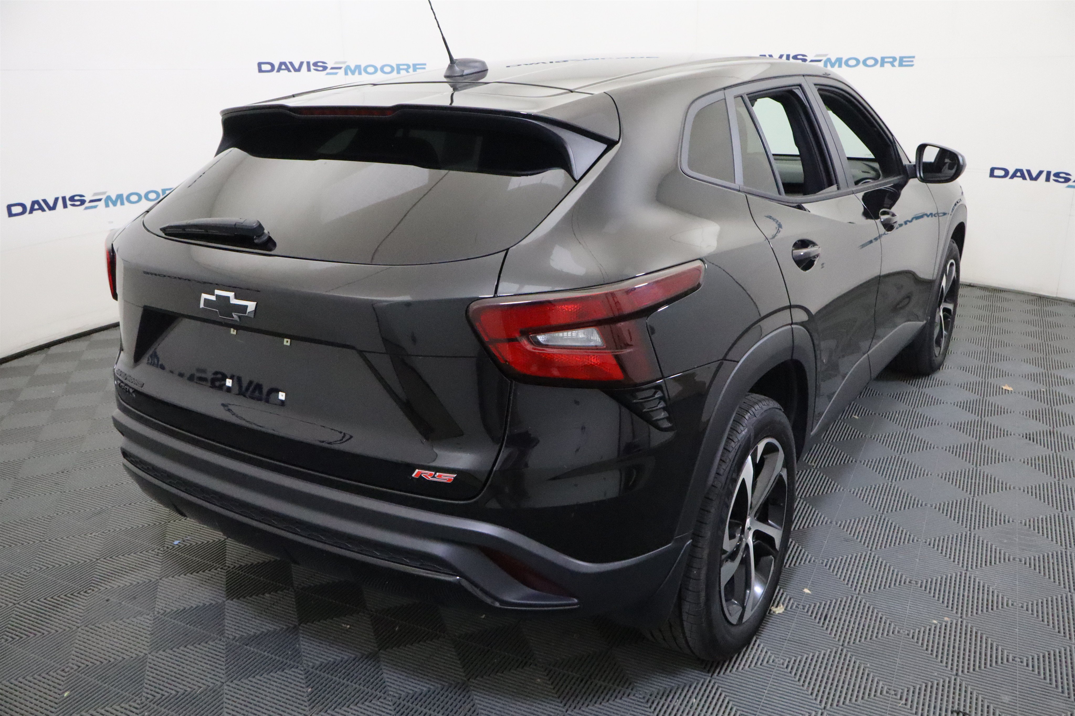 Used 2024 Chevrolet Trax RS FWD image 6