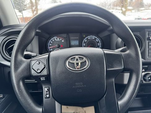 Used 2016 Toyota Tacoma SR image 21