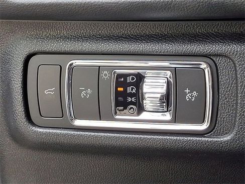 Used 2022 Lincoln Corsair AWD w/ Premium Package image 26