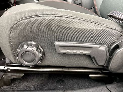 Used 2020 Jeep Gladiator Rubicon image 13