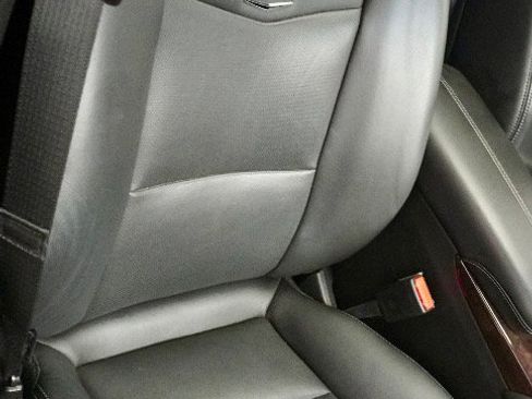 Used 2013 Cadillac XTS Premium image 9