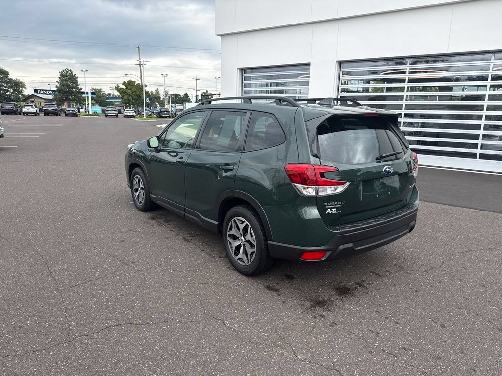 Used 2023 Subaru Forester Premium AWD/4WD image 3