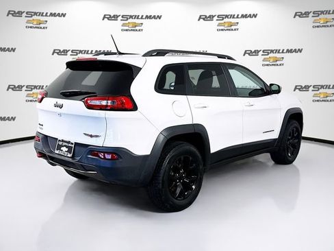Used 2015 Jeep Cherokee Trailhawk w/ Comfort/Convenience Group image 7