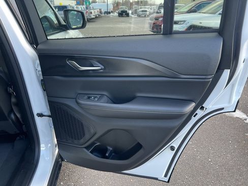 New 2025 Jeep Grand Cherokee Laredo X image 12