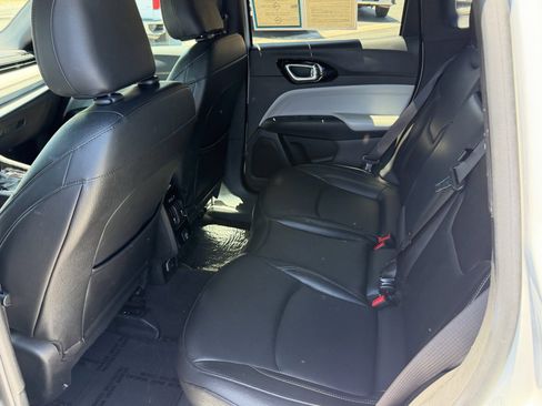 Used 2025 Jeep Compass Limited AWD/4WD image 13
