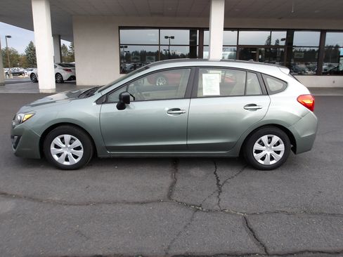 Used 2015 Subaru Impreza 2.0i image 2