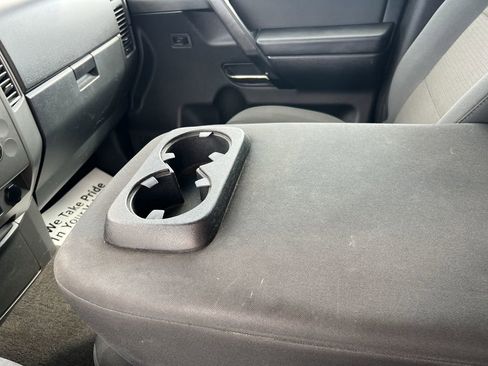 Used 2010 Nissan Titan XE image 18
