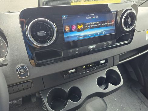 New 2025 Mercedes-Benz Sprinter 2500 image 21