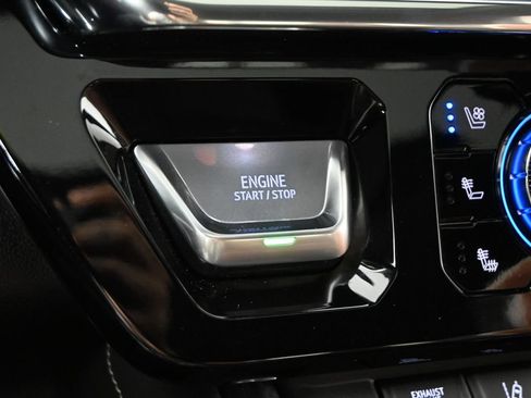 Used 2025 GMC Sierra 3500 Denali Ultimate AWD/4WD image 31