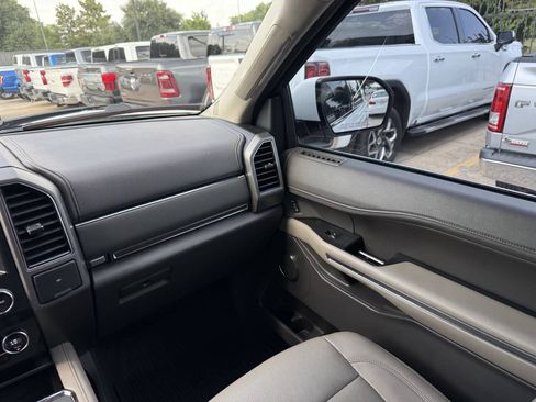 Used 2020 Ford Expedition XLT w/ Equipment Group 202A RWD image 22