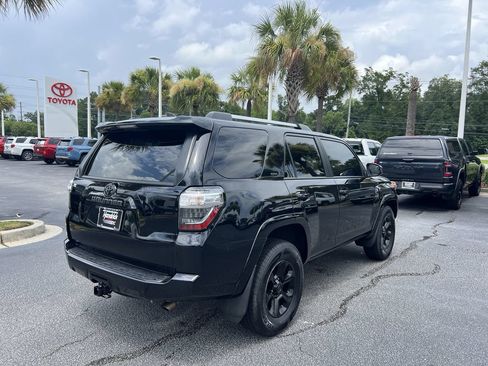 Used 2024 Toyota 4Runner SR5 RWD image 10