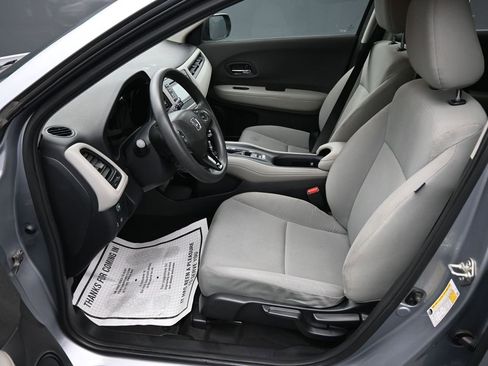 Used 2019 Honda HR-V LX image 11