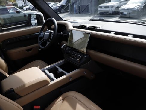 New 2026 Land Rover Defender 110 X AWD/4WD image 13