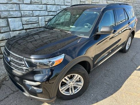 Certified 2023 Ford Explorer XLT w/ Equipment Group 202A AWD/4WD image 1