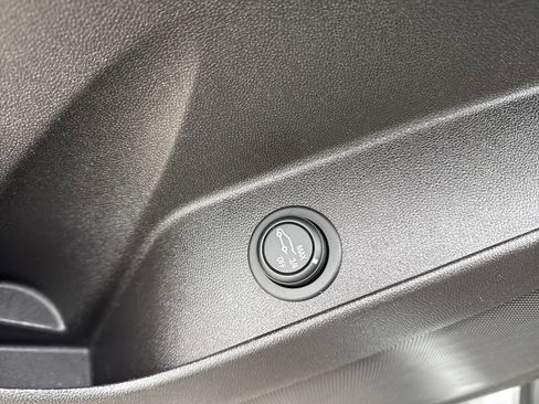 Used 2018 Chevrolet Equinox LT image 13