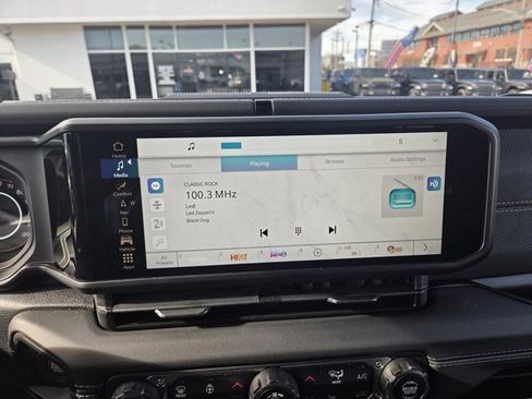 Used 2025 Jeep Wrangler Unlimited Rubicon 392 image 26