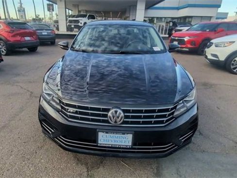 Used 2018 Volkswagen Passat 2.0T R-Line image 3