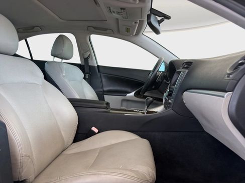 Used 2011 Lexus IS 250 w/ Premium Pkg Value Edition RWD image 18