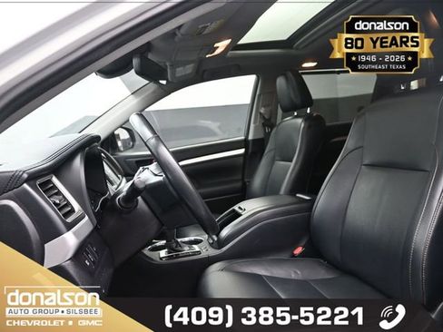 Used 2018 Toyota Highlander XLE image 9