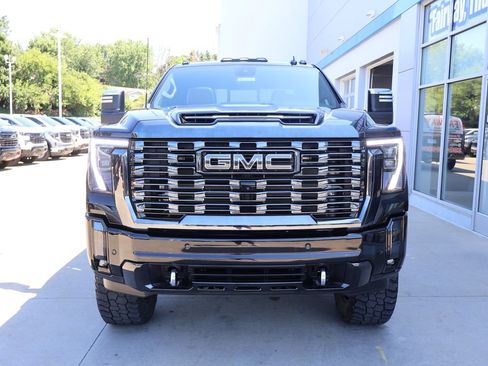 Used 2024 GMC Sierra 3500 Denali Ultimate AWD/4WD image 5
