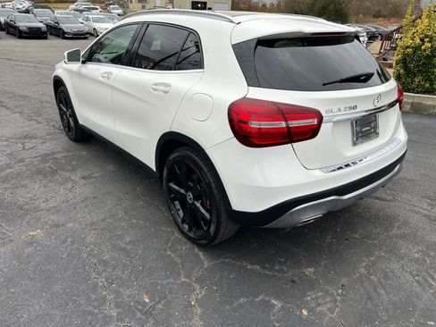 Used 2018 Mercedes-Benz GLA 250 GLA 250 Sport Utility 4D image 6