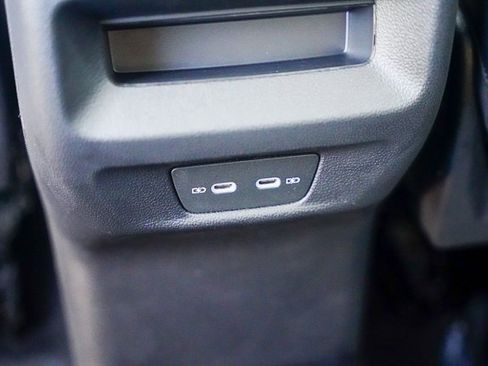 New 2025 Volkswagen Tiguan SE image 24