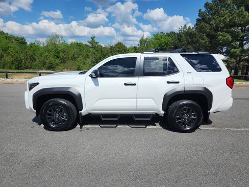 Used 2025 Toyota 4Runner SR5 image 2