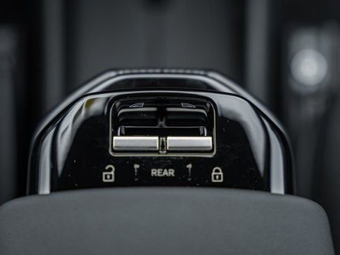 New 2026 Volvo EX30 Plus w/ Protection Package Premier image 23