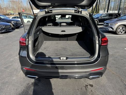 Used 2025 Mercedes-Benz GLC 300 4MATIC image 11