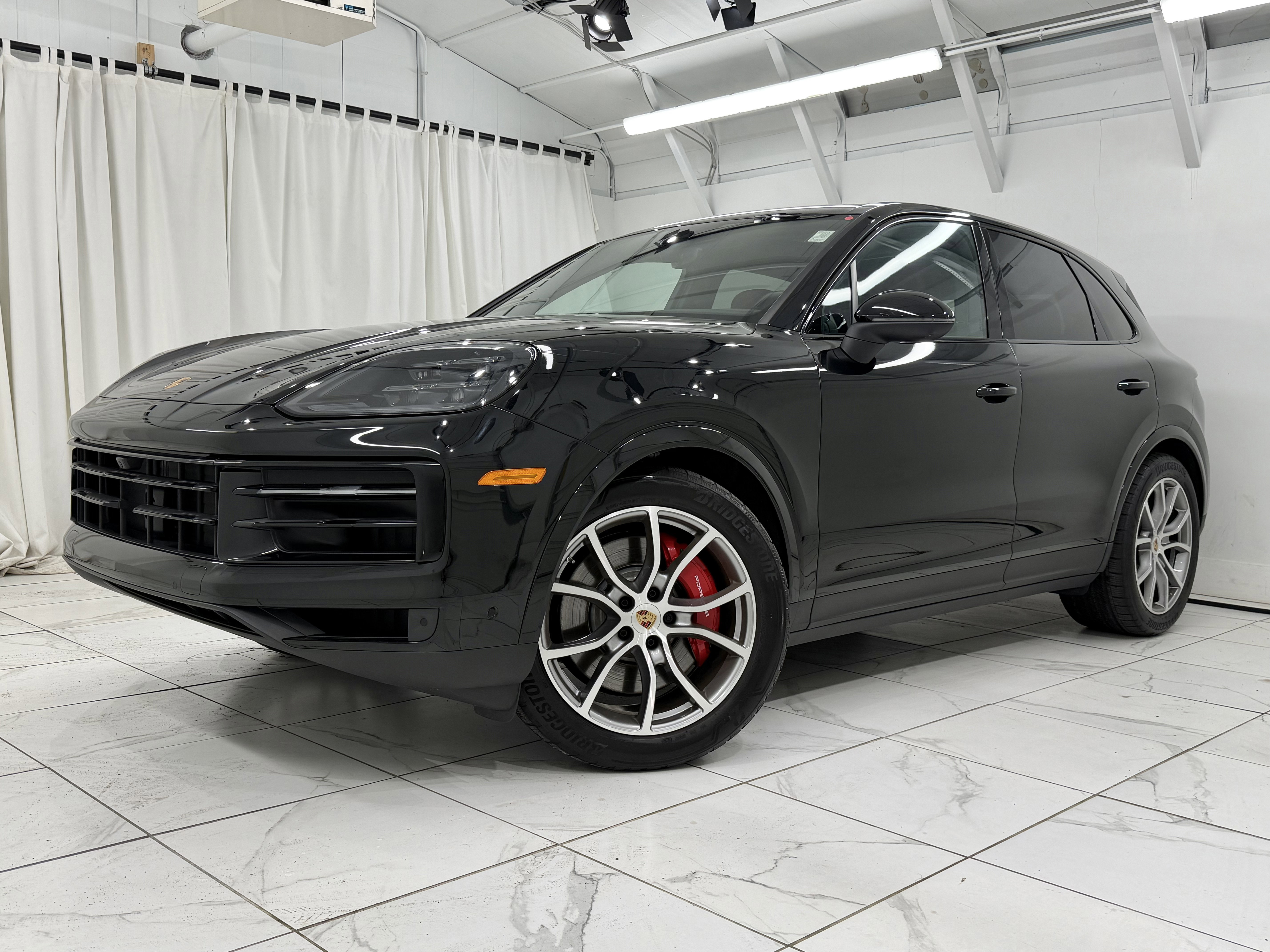 Used 2025 Porsche Cayenne S AWD/4WD image 1