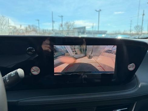 Used 2024 Buick Encore GX Sport Touring image 16