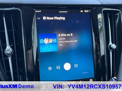 Used 2025 Volvo XC60 B5 Plus image 33