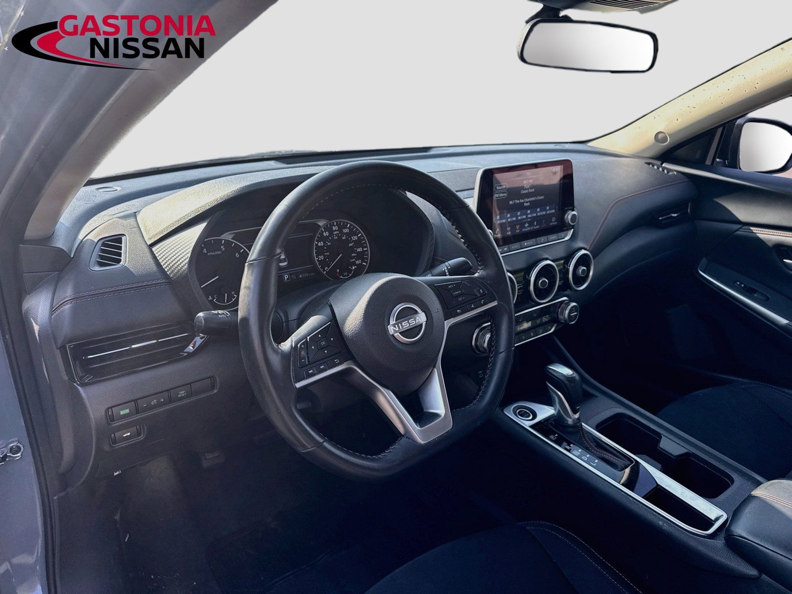 Used 2025 Nissan Sentra SR FWD image 11