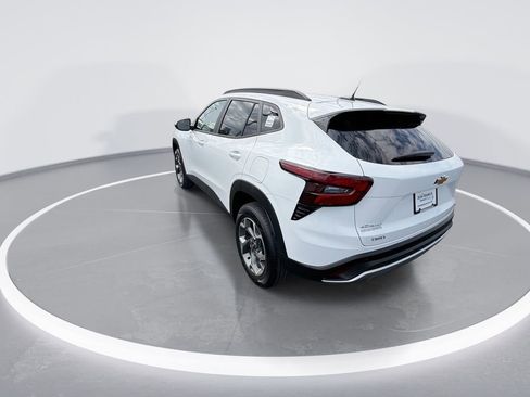 New 2026 Chevrolet Trax LT image 6