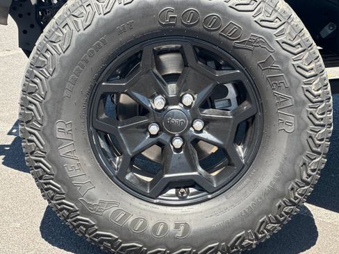 Used 2022 Jeep Gladiator Overland AWD/4WD image 35