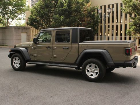 Used 2020 Jeep Gladiator Sport w/ Quick Order Package 24S AWD/4WD image 9