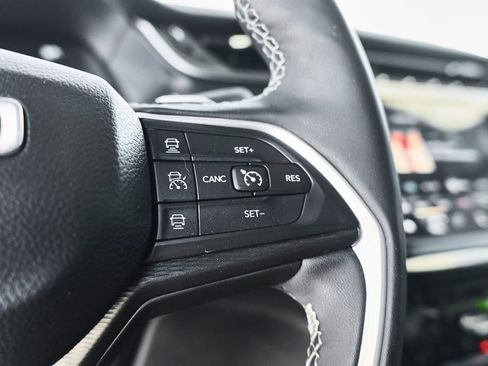 Used 2024 Jeep Grand Cherokee Altitude RWD image 21