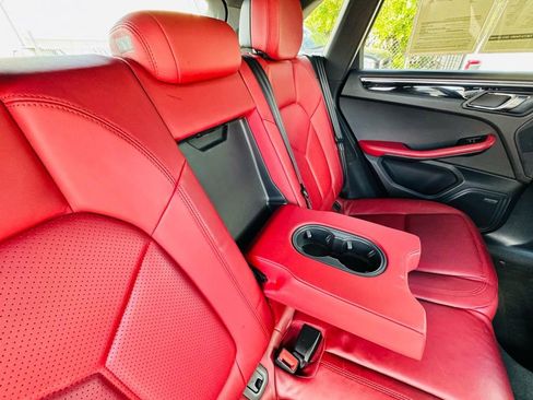 Used 2017 Porsche Macan S image 16