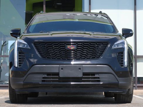 Used 2021 Cadillac XT4 Premium Luxury image 3