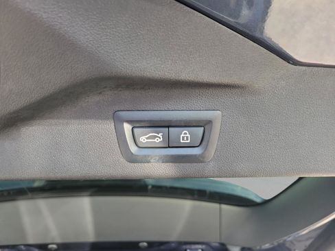 Used 2021 BMW X7 xDrive40i w/ Premium Package image 10